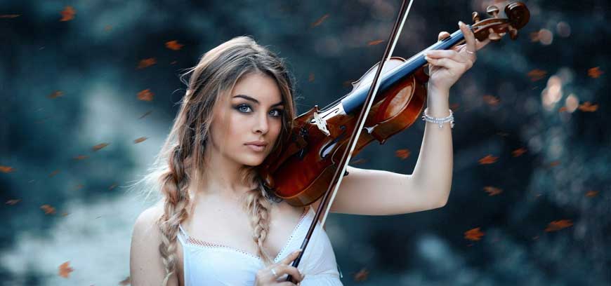 Violin Player in Delhi