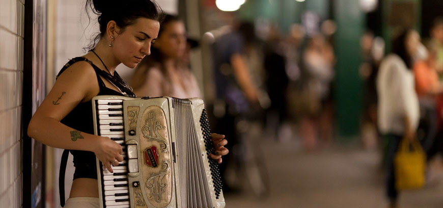 Female Accordion Player in Delhi